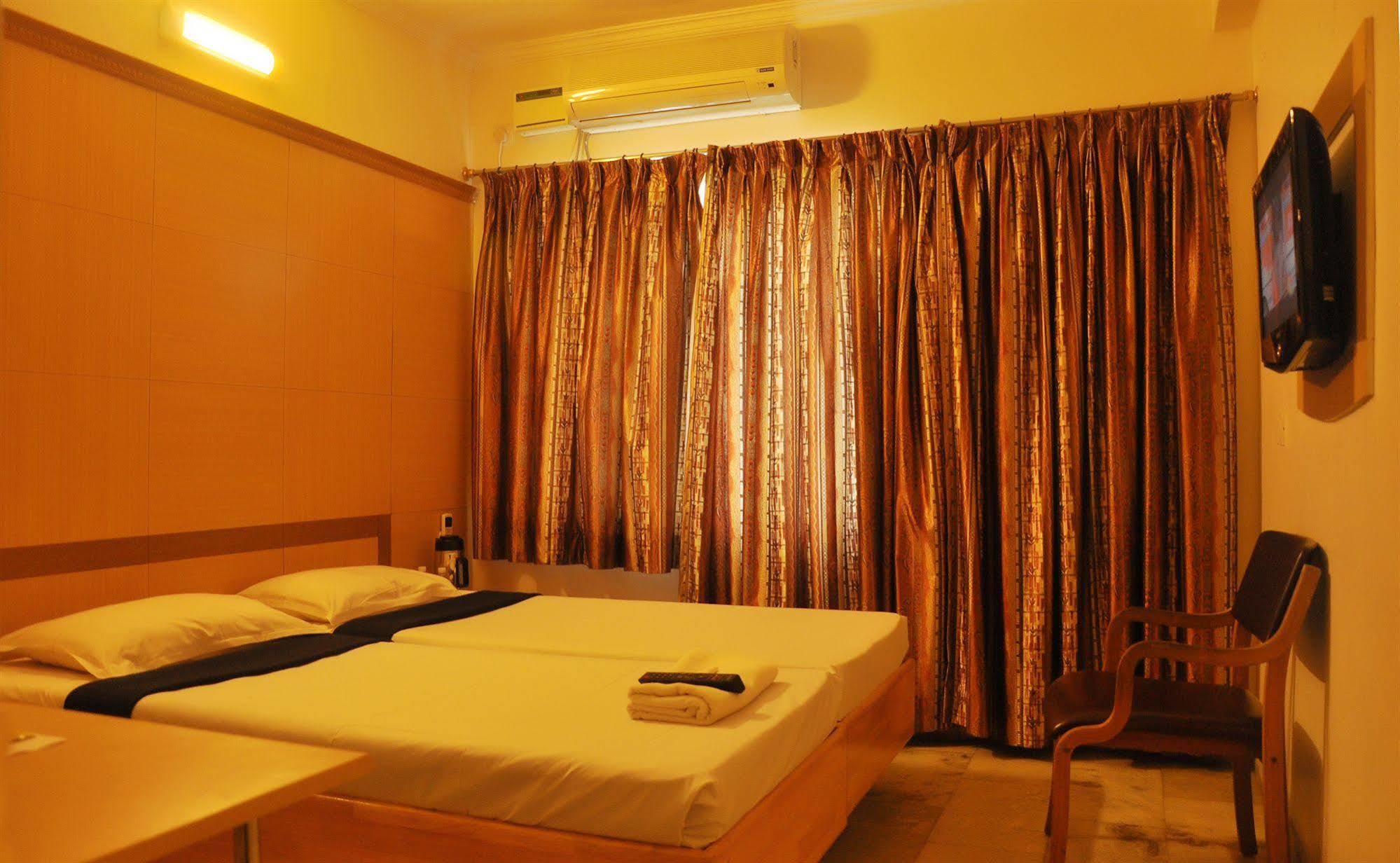 Nayagara Hotel Chennai Luaran gambar