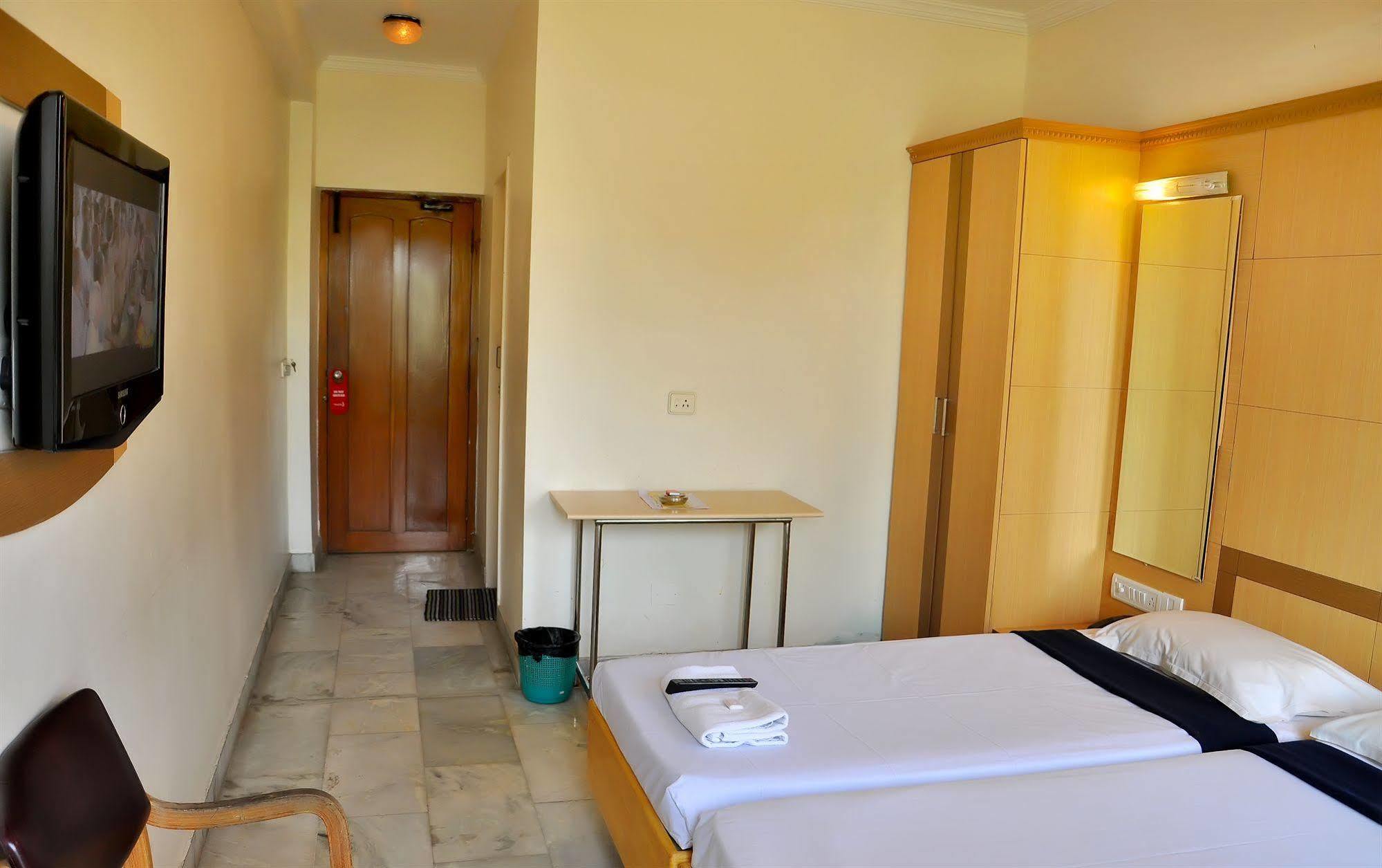 Nayagara Hotel Chennai Luaran gambar
