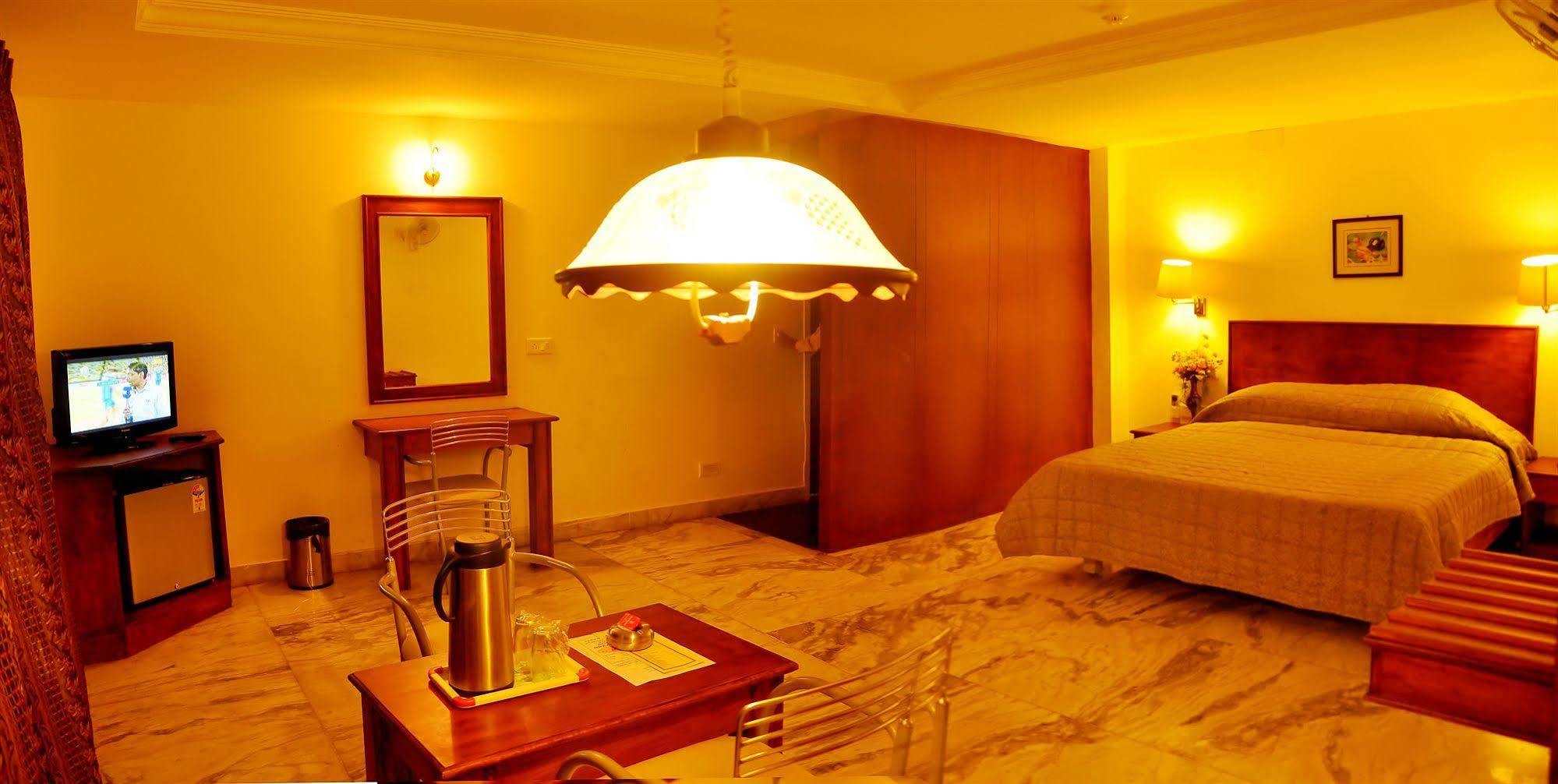 Nayagara Hotel Chennai Luaran gambar